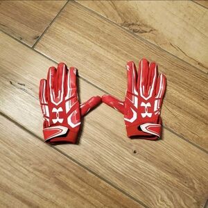 Under Armour youth Swarm Clutch Fit Heat Gear Receiving Gloves. 10 yr old boy sz